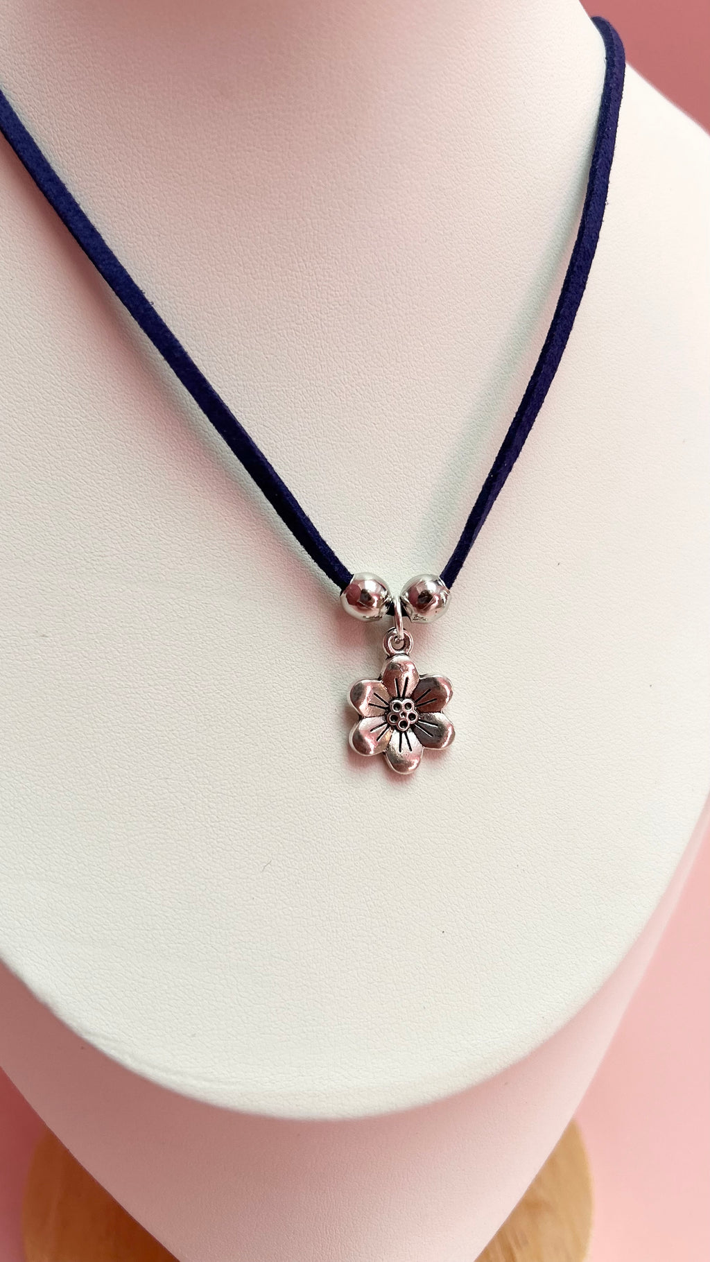 Choker felicita