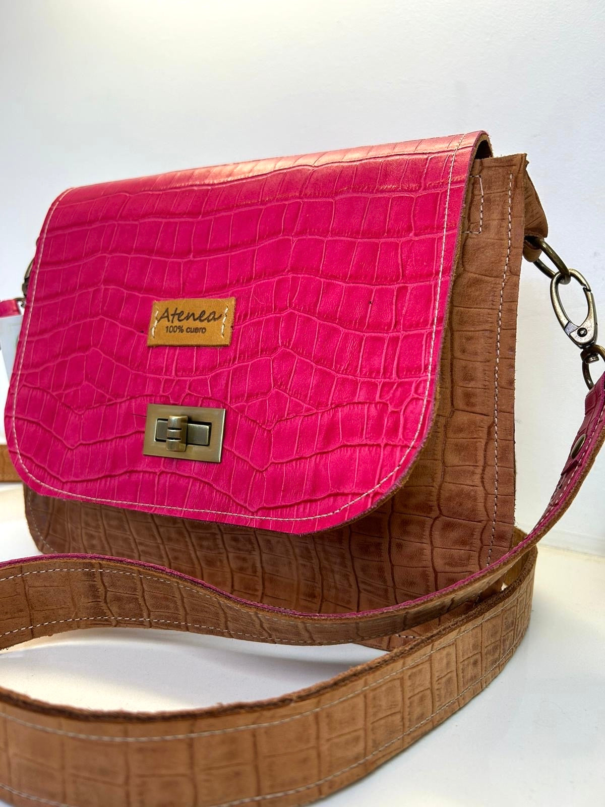 Bandolera Selene Crocco Fucsia