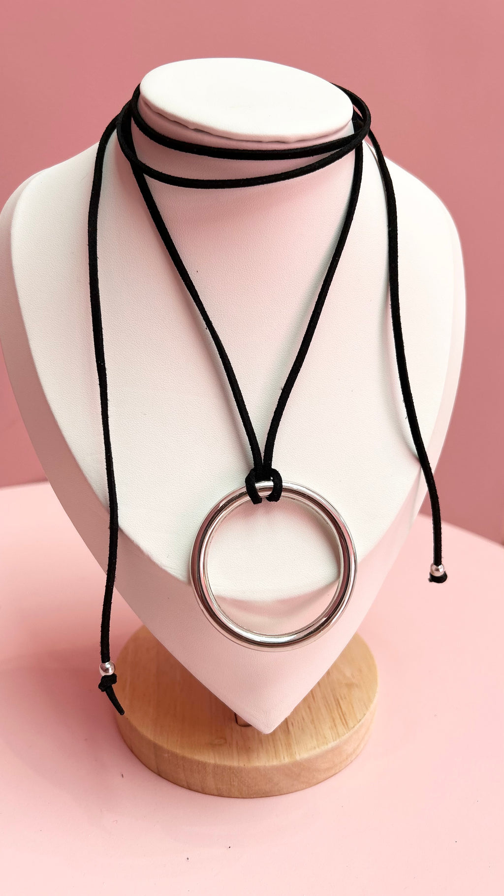 Choker Aura